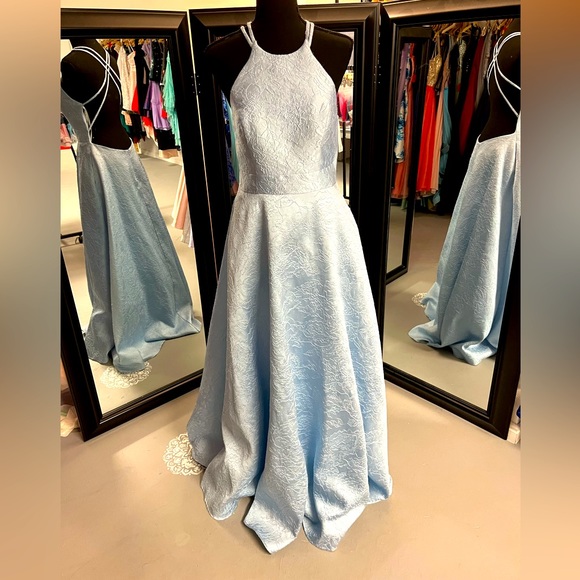 Long dress - Picture 1 of 4